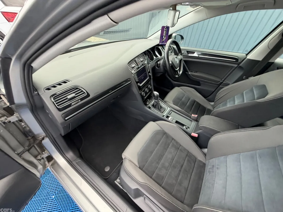 Volkswagen Golf Hatchback, Petrol, 2016, Silver