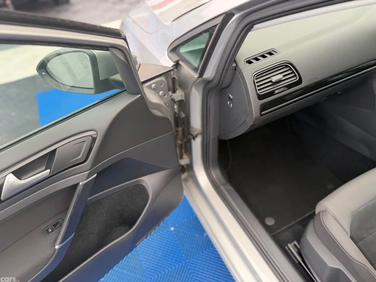 Volkswagen Golf Hatchback, Petrol, 2016, Silver