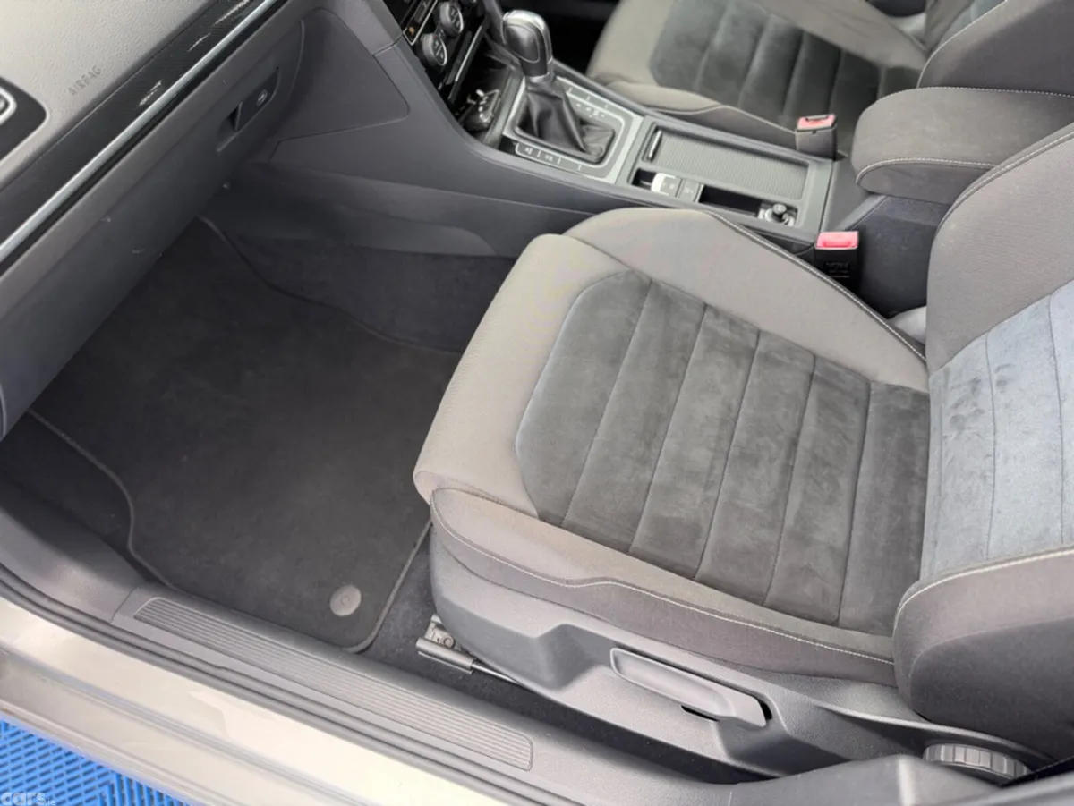 Volkswagen Golf Hatchback, Petrol, 2016, Silver