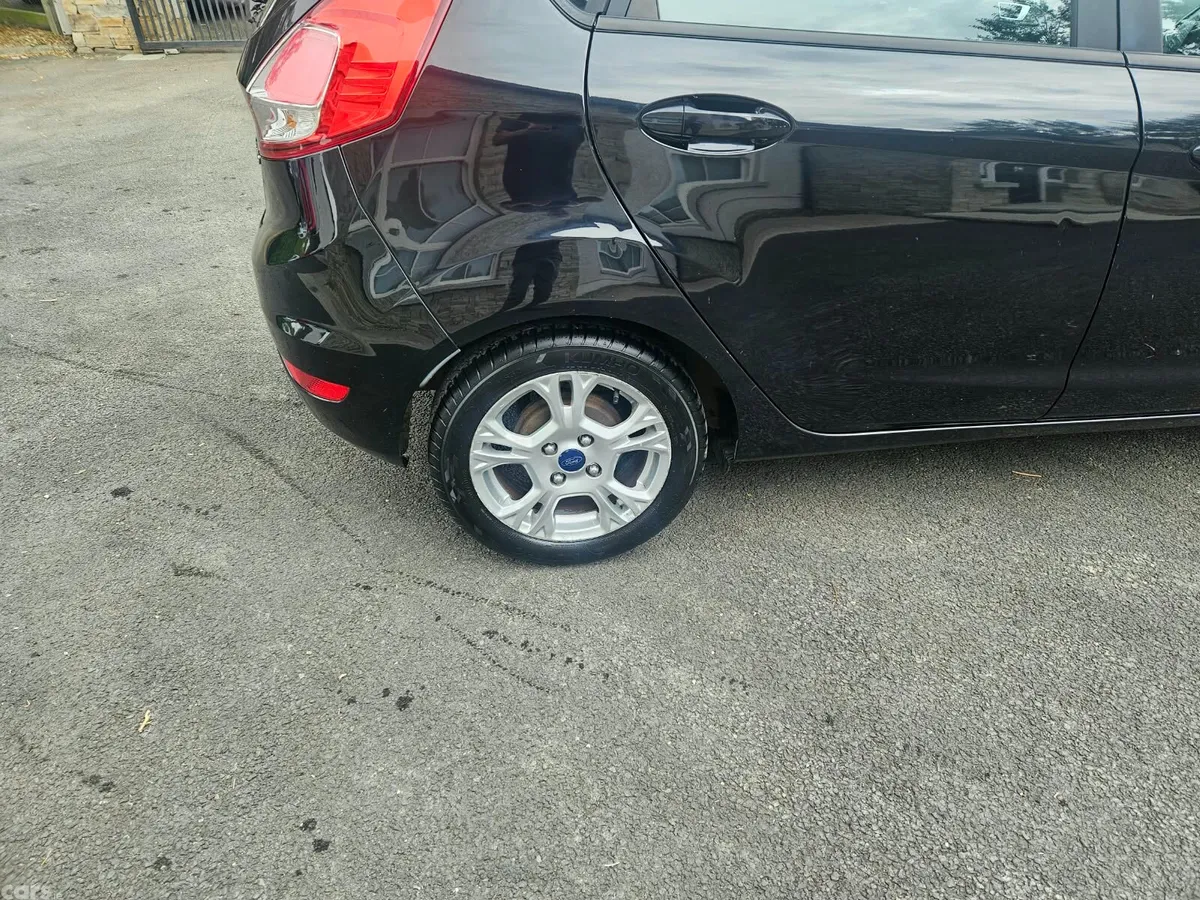 Ford Fiesta Hatchback, Petrol, 2015, Black