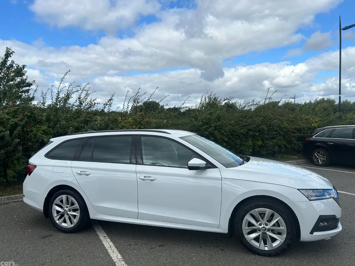 Skoda Octavia Estate, Diesel, 2024, White