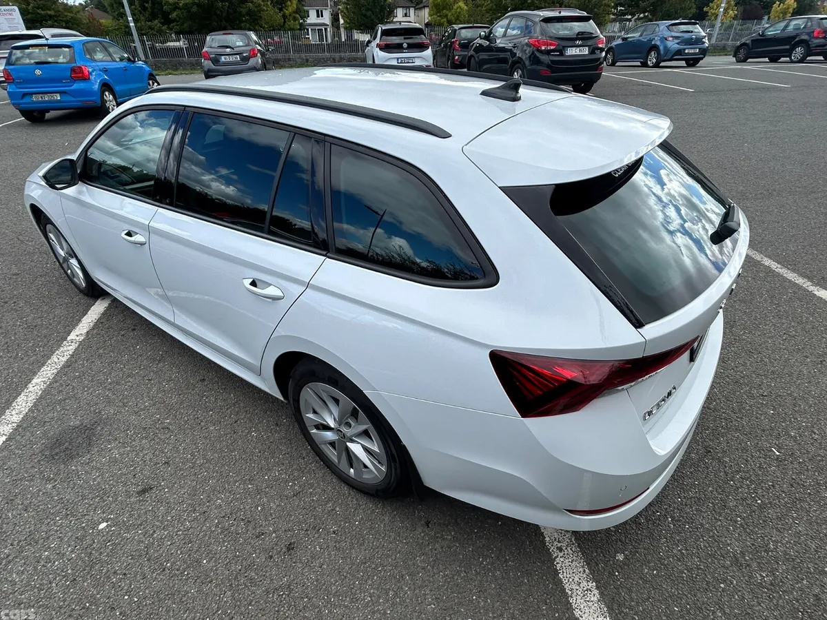 Skoda Octavia Estate, Diesel, 2024, White