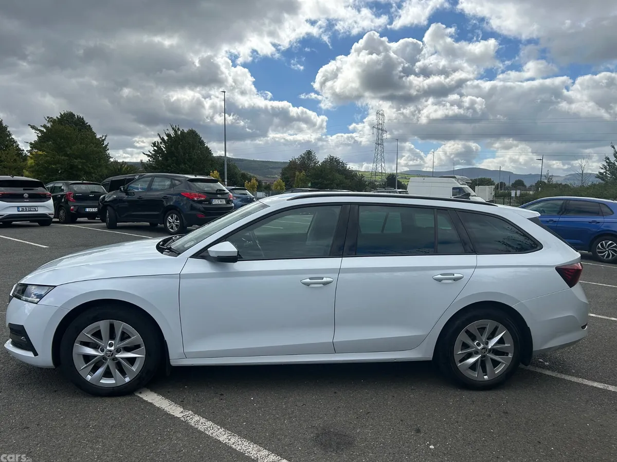 Skoda Octavia Estate, Diesel, 2024, White