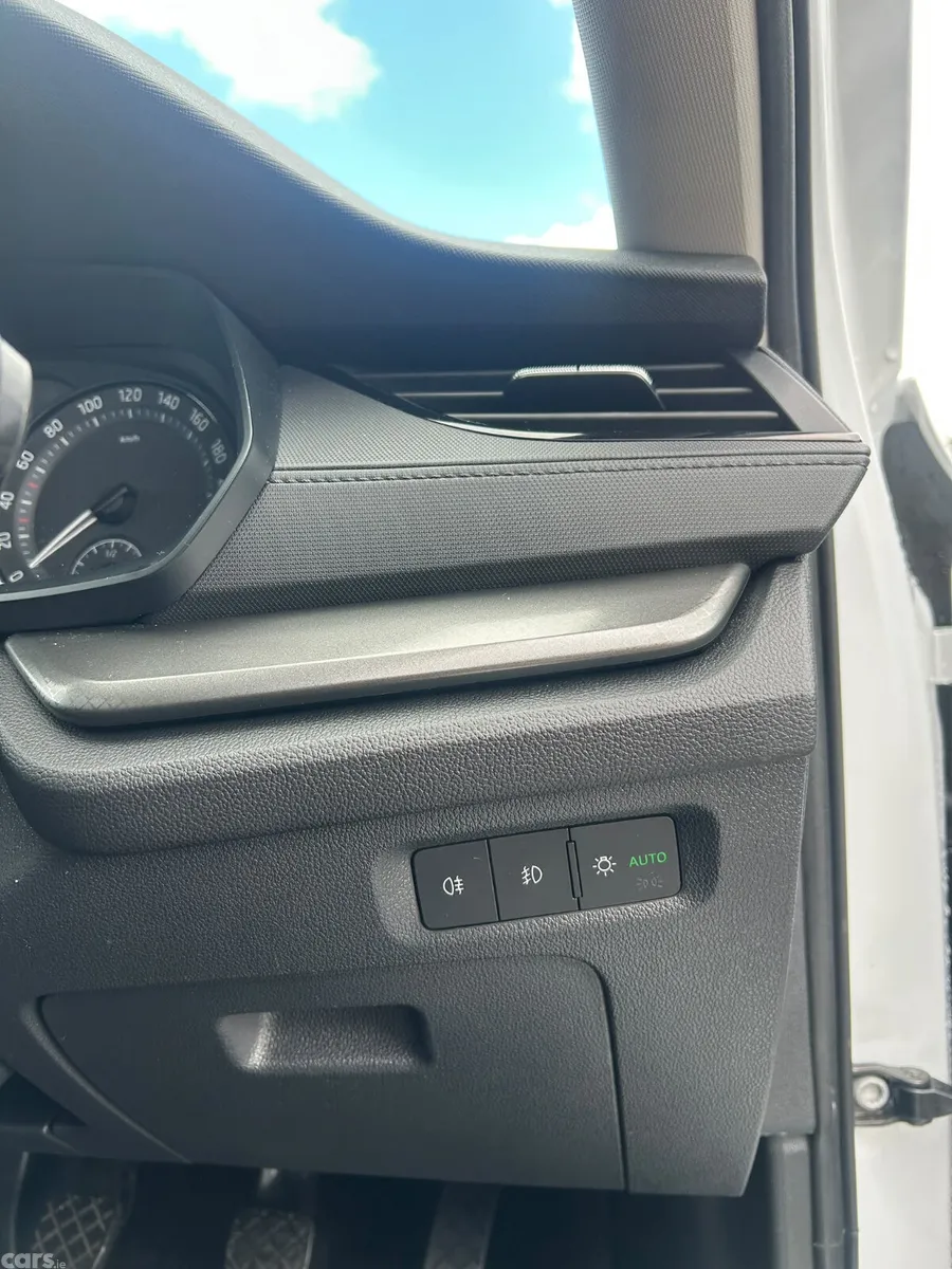 Skoda Octavia Estate, Diesel, 2024, White