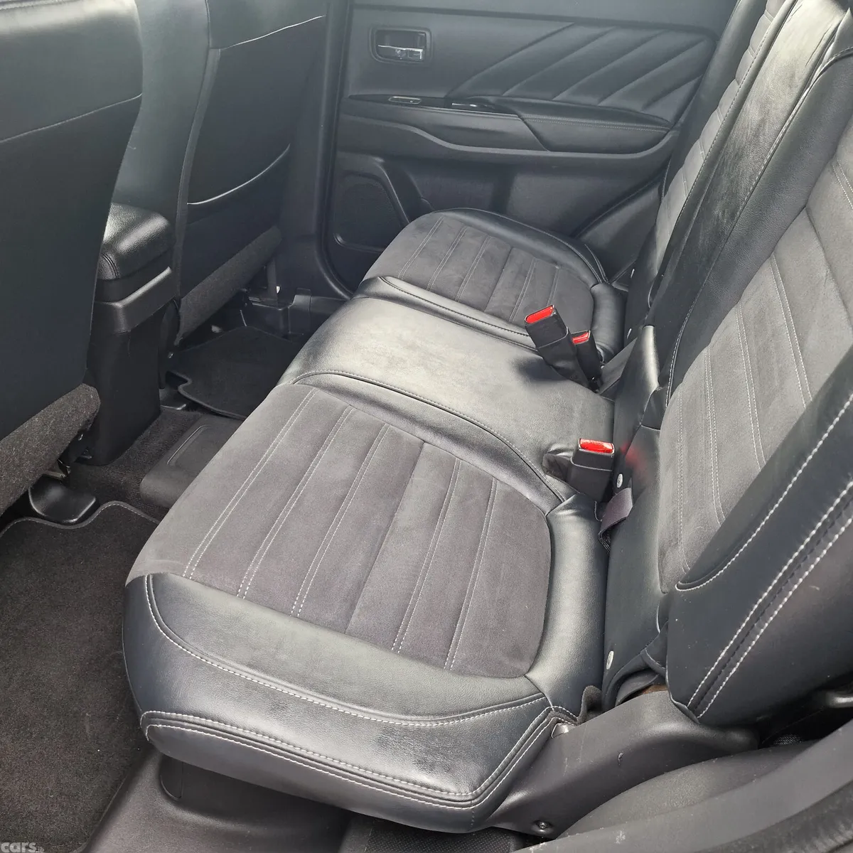 Mitsubishi Outlander SUV, Petrol Plug-in Hybrid, 2016, Black