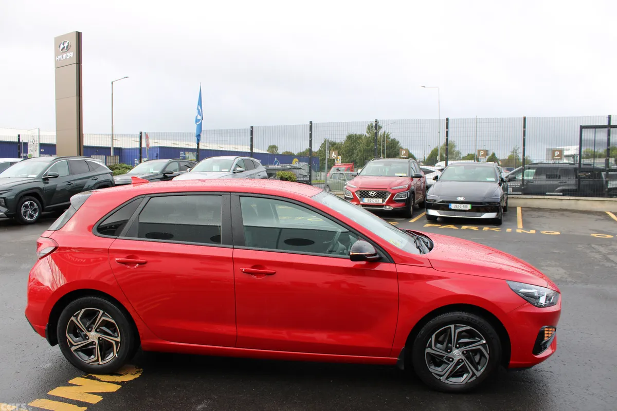 Hyundai i30 Hatchback, Petrol, 2021, Red