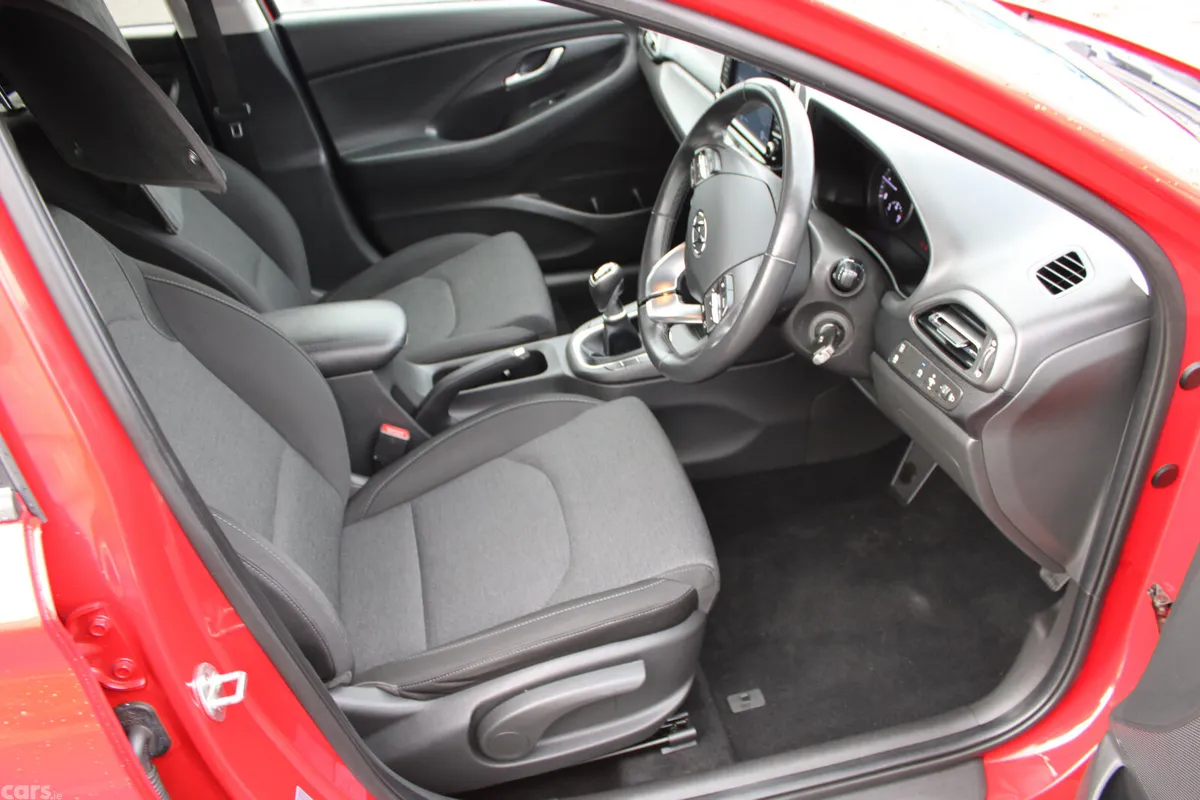 Hyundai i30 Hatchback, Petrol, 2021, Red