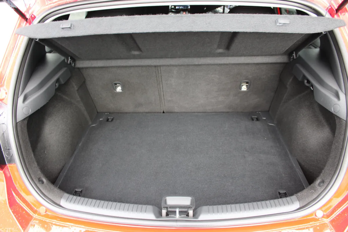 Hyundai i30 Hatchback, Petrol, 2021, Red