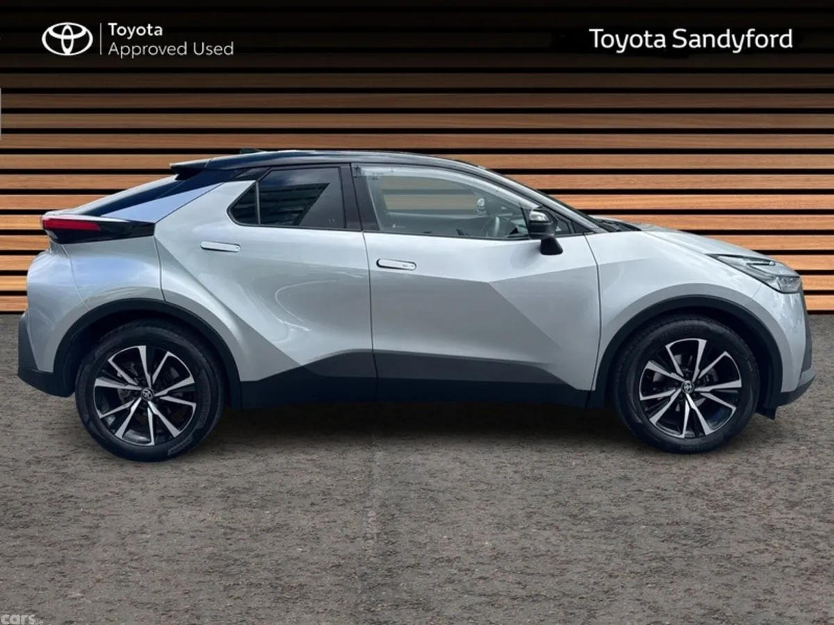 Toyota C-HR SUV, Petrol Hybrid, 2024, Silver