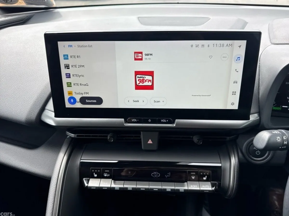 Toyota C-HR SUV, Petrol Hybrid, 2024, Silver