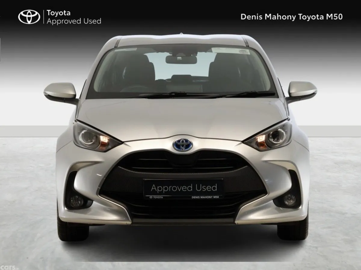 Toyota Yaris Hatchback, Petrol Hybrid, 2023, Silver