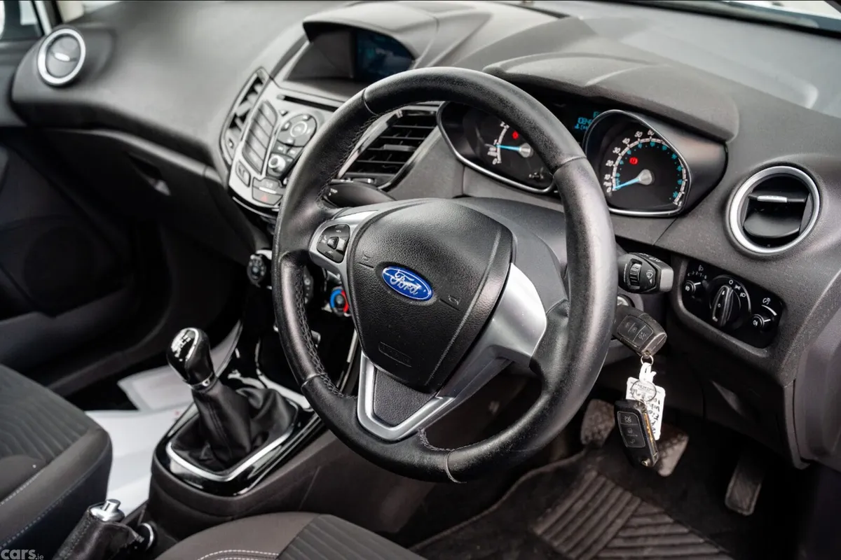 Ford Fiesta Hatchback, Petrol, 2017, White
