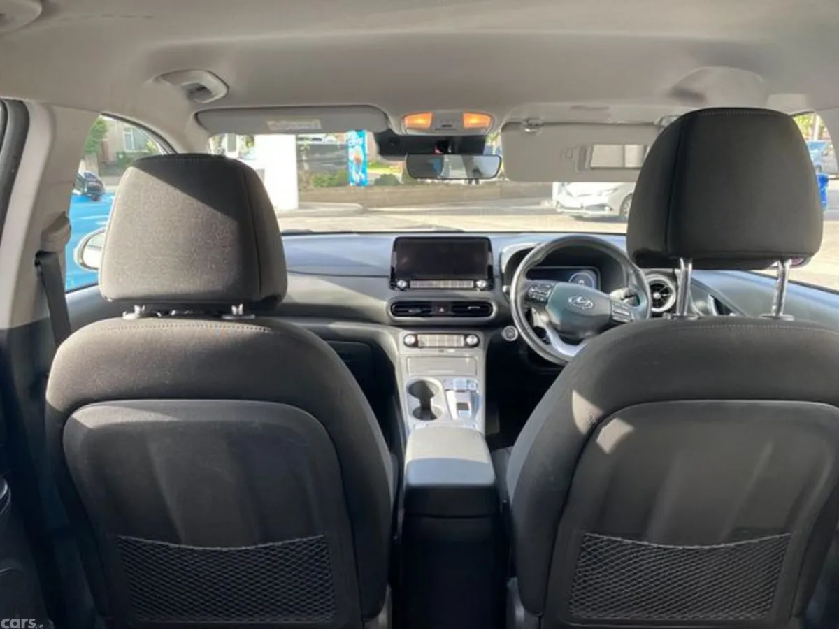 Hyundai KONA Hatchback, Electric, 2023, White