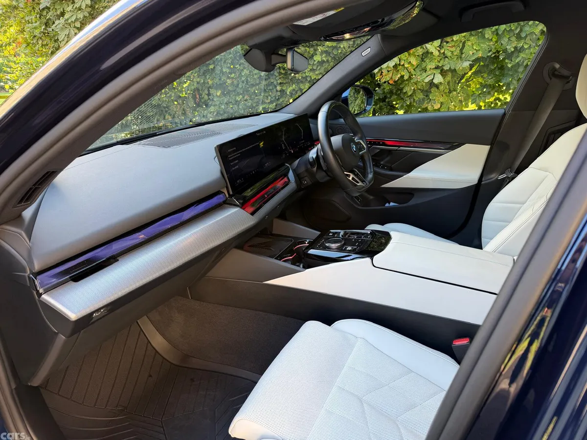 BMW 5-Series Saloon, Petrol Hybrid, 2024, Blue