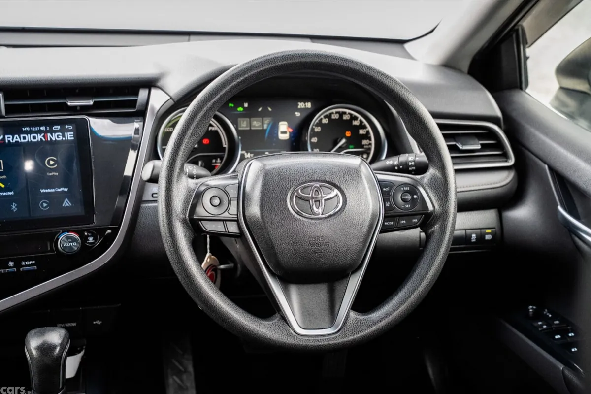 Toyota Camry Saloon, Petrol Hybrid, 2021, Silver