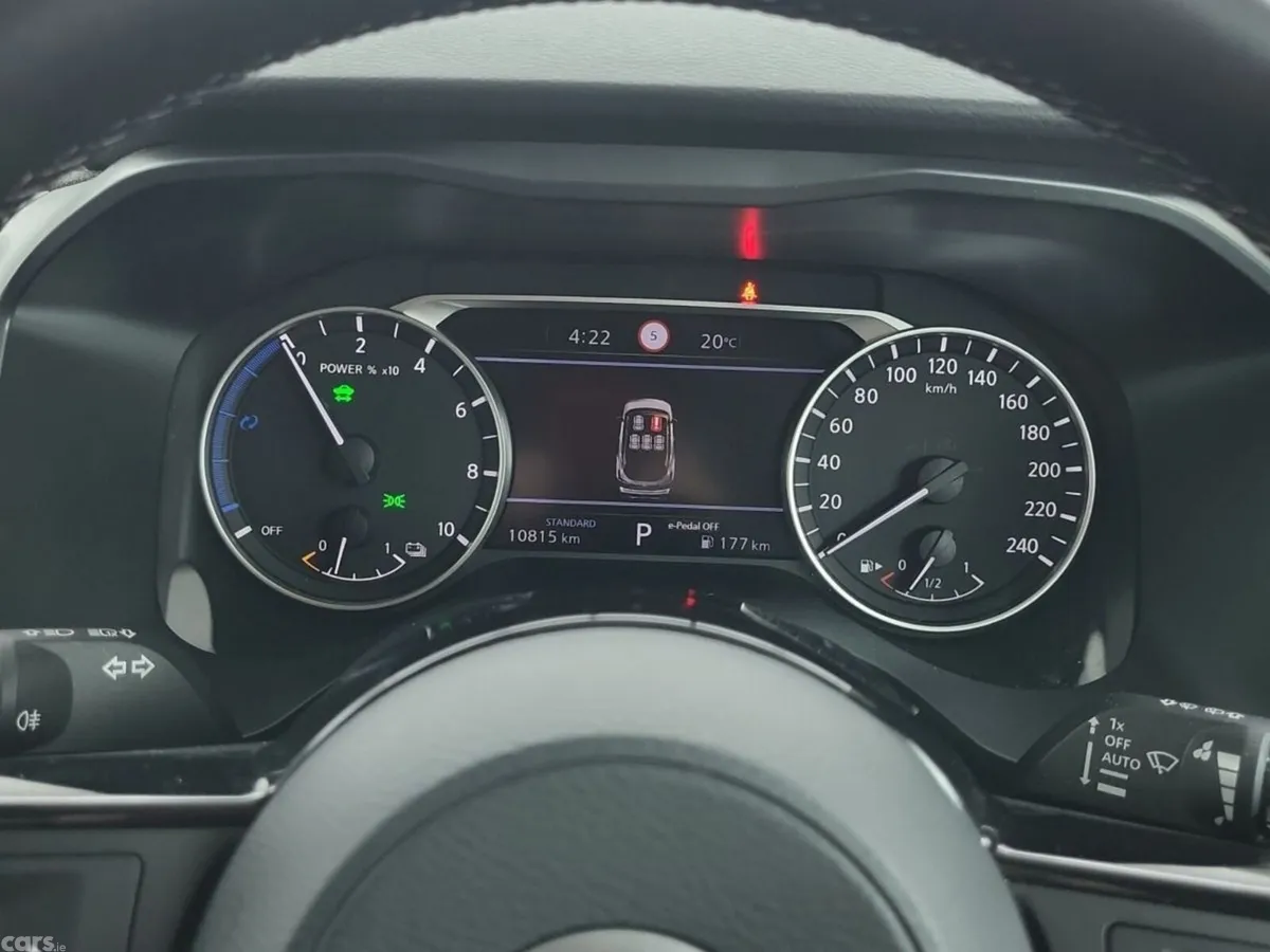 Nissan Qashqai MPV, Petrol Hybrid, 2025, Green