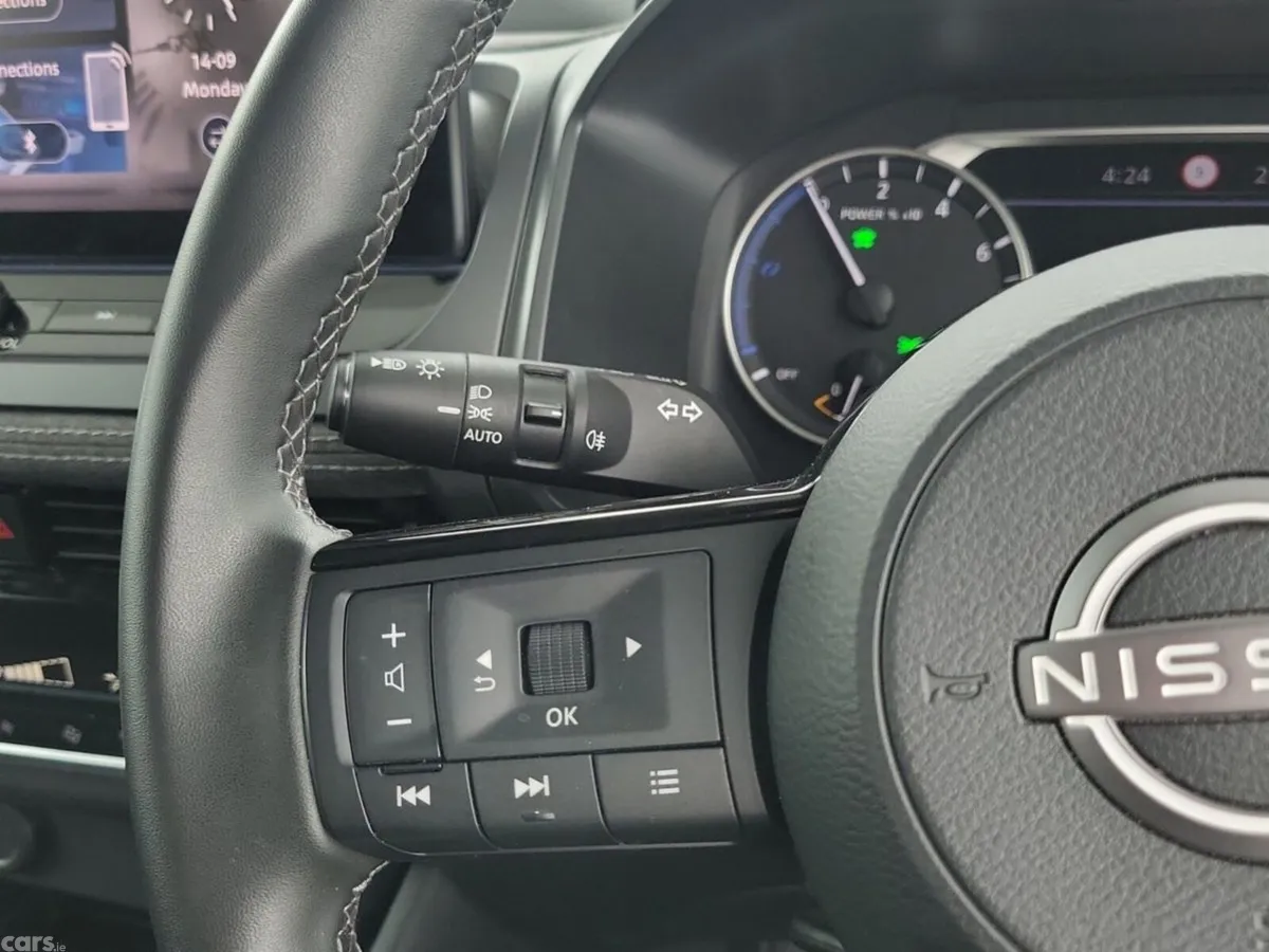 Nissan Qashqai MPV, Petrol Hybrid, 2025, Green