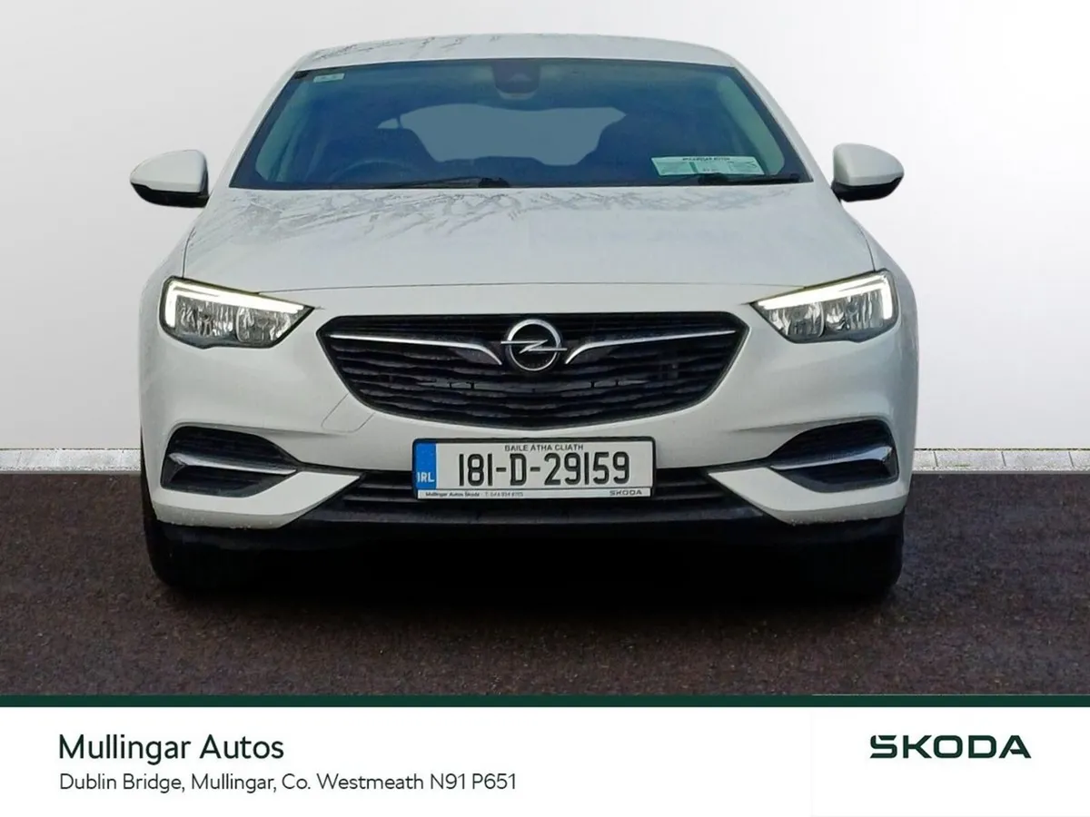 Opel Insignia Hatchback, Diesel, 2018, White