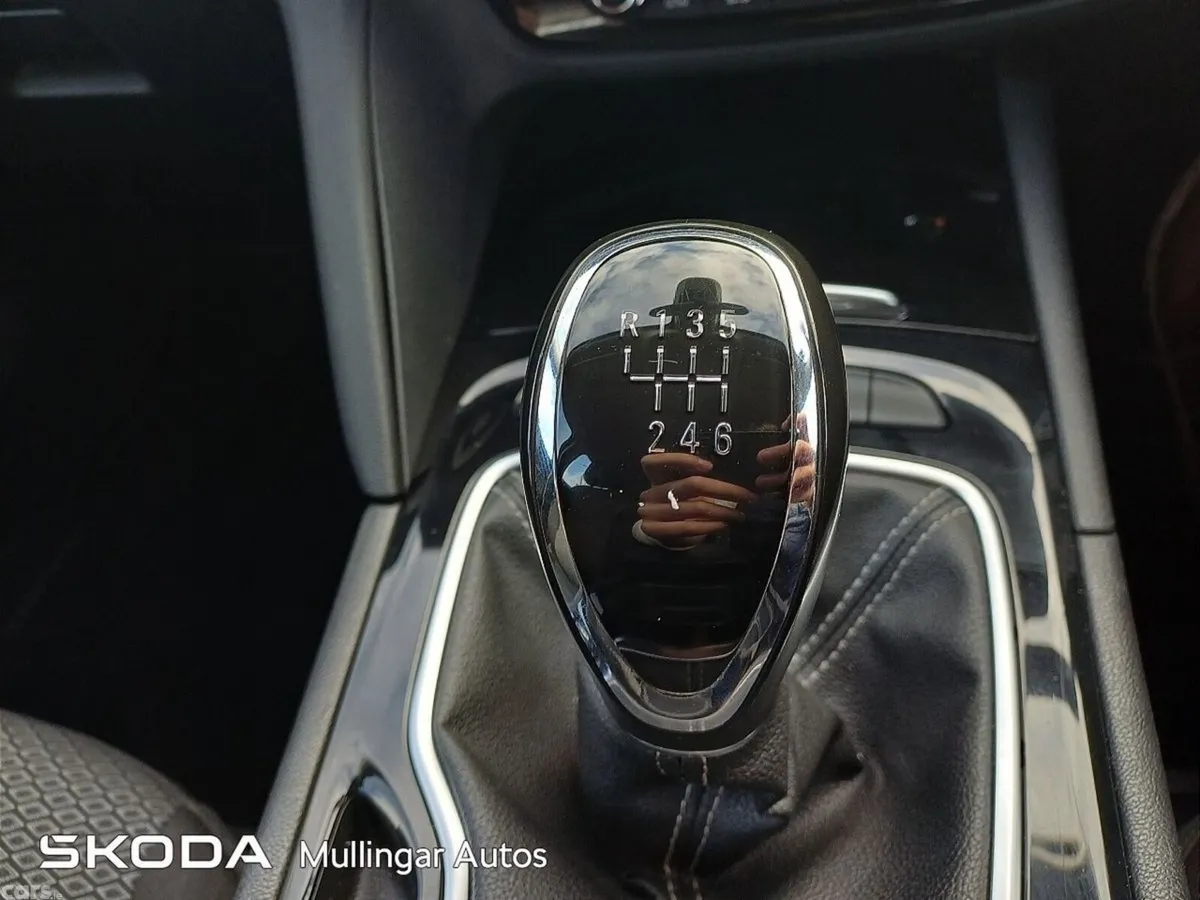 Opel Insignia Hatchback, Diesel, 2018, White