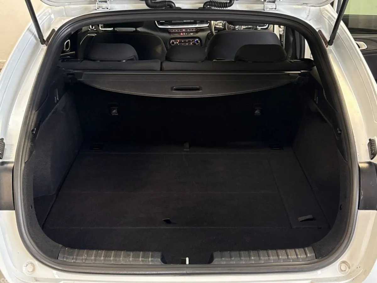 Kia ProCeed Hatchback, Petrol, 2020, White