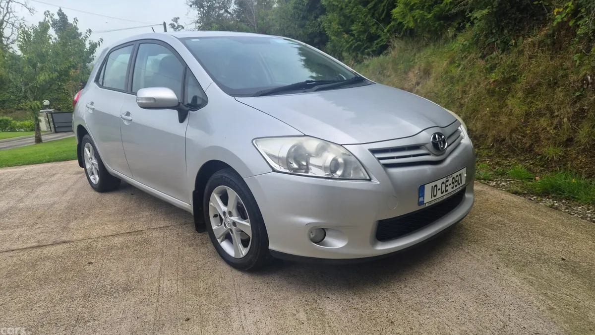 Toyota Auris Hatchback, Diesel, 2010, Silver