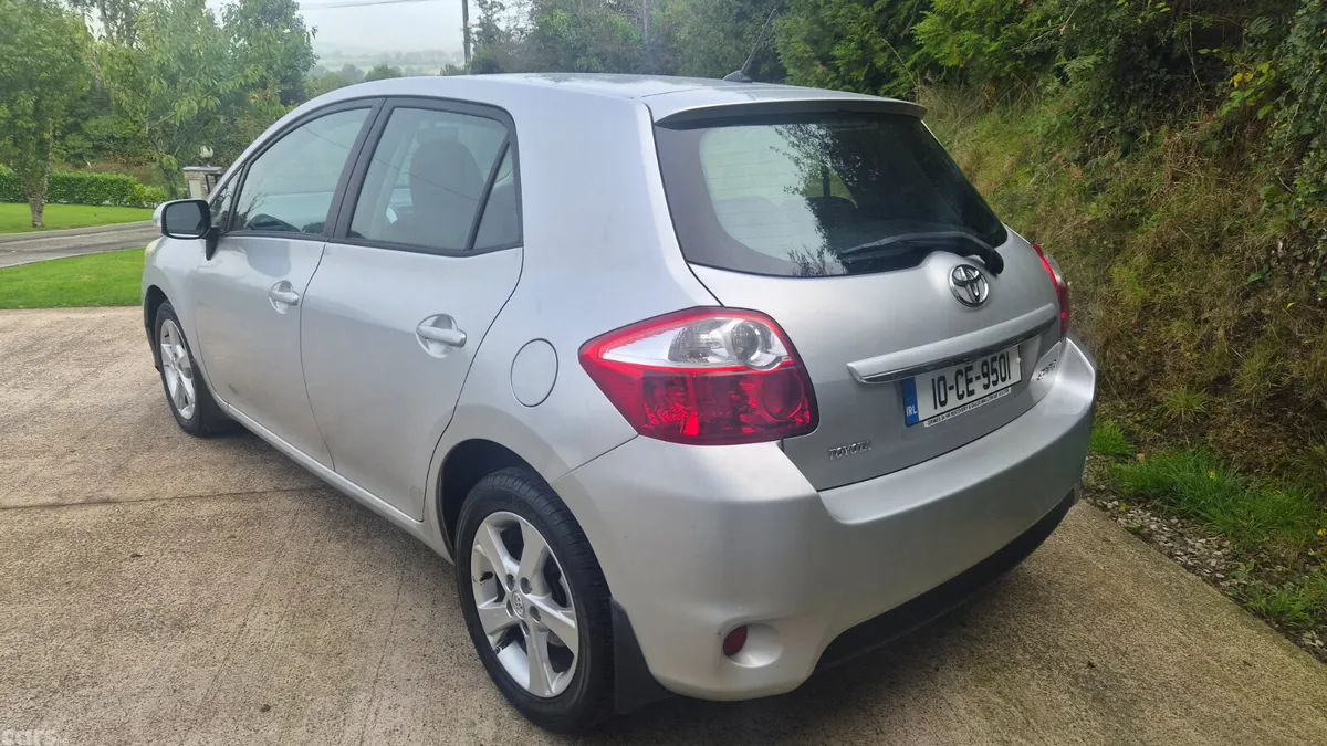 Toyota Auris Hatchback, Diesel, 2010, Silver