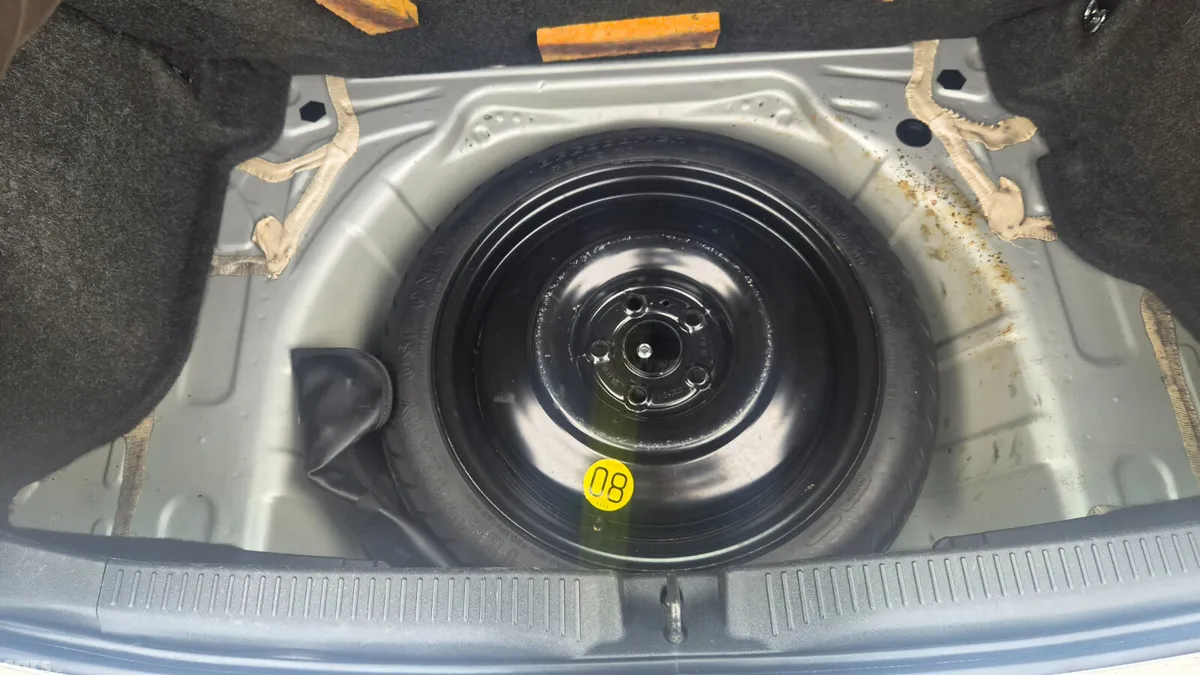 Toyota Auris Hatchback, Diesel, 2010, Silver