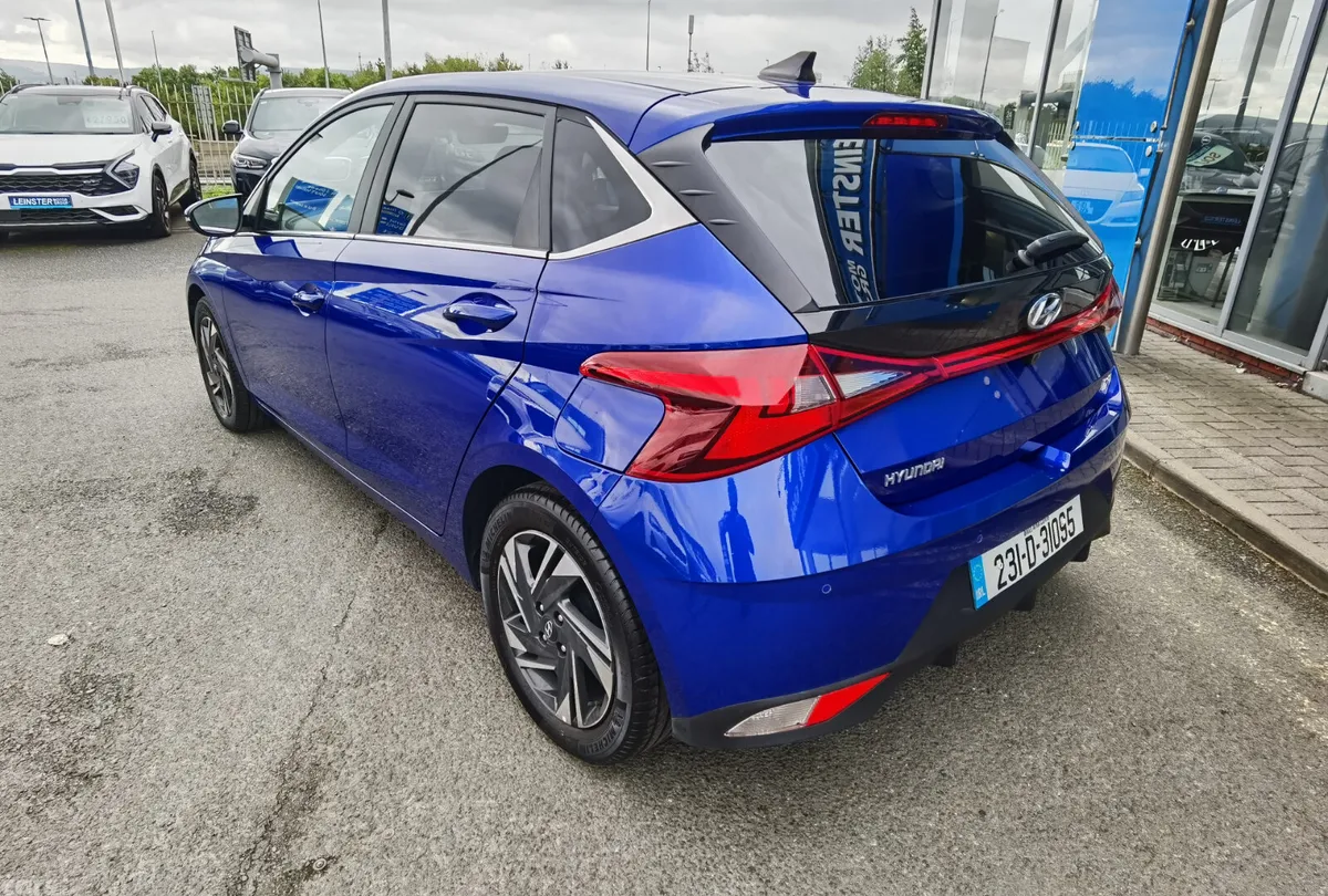 Hyundai i20 Hatchback, Petrol, 2023, Blue