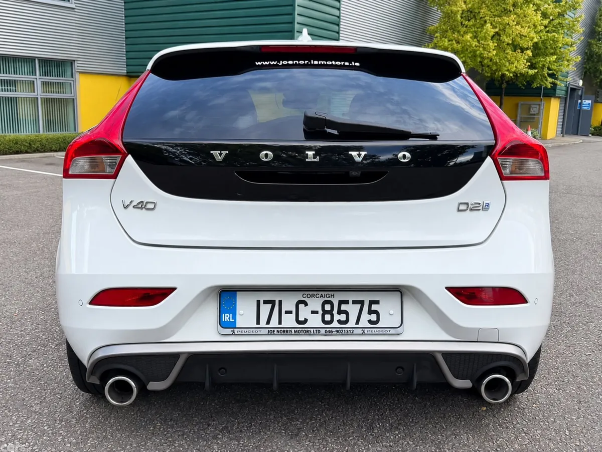 Volvo V40 Hatchback, Diesel, 2017, White