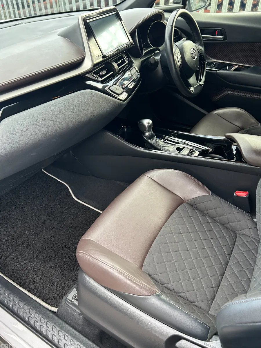 Toyota C-HR SUV, Petrol Hybrid, 2018, Grey