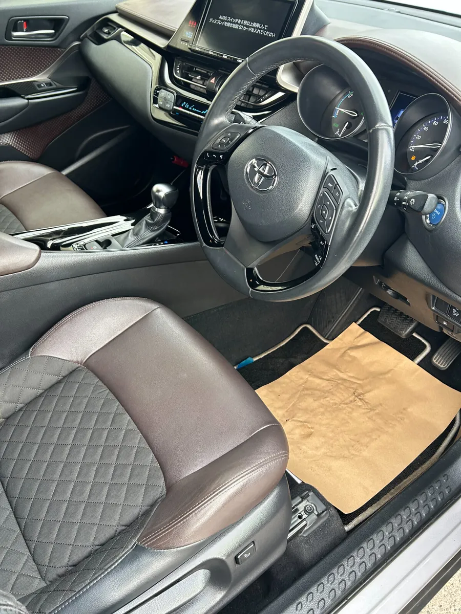 Toyota C-HR SUV, Petrol Hybrid, 2018, Grey