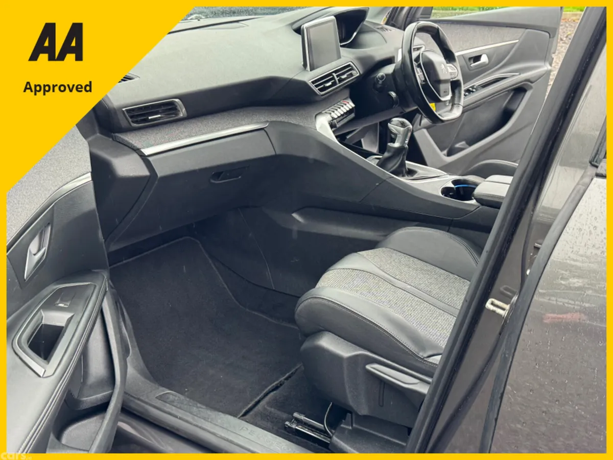 Peugeot 5008 MPV, Diesel, 2019, Grey