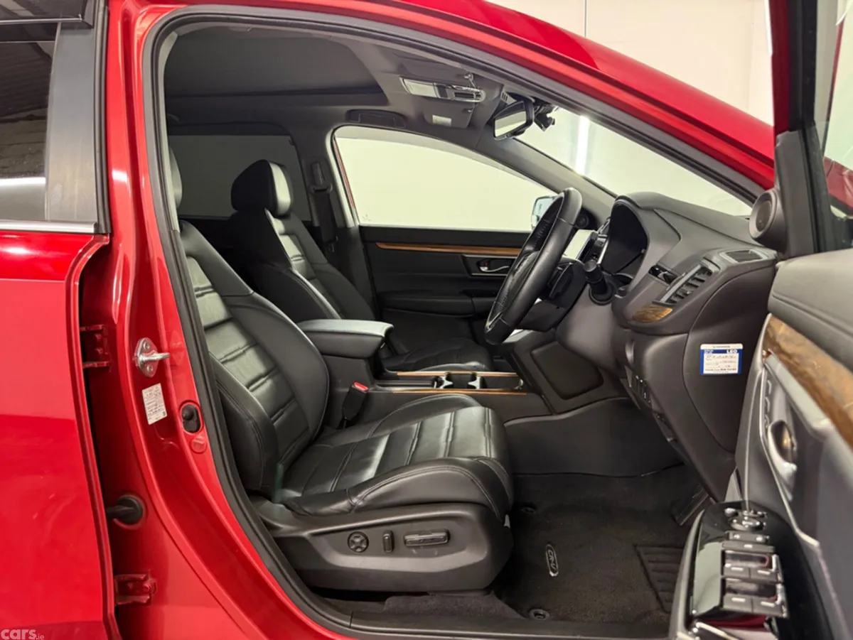 Honda CR-V Hatchback, Petrol Hybrid, 2018, Red