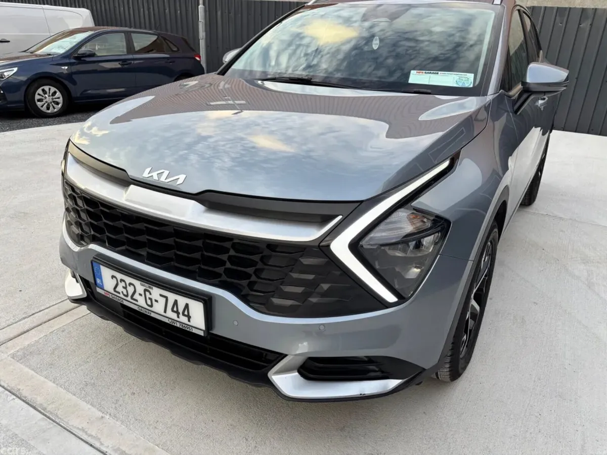 Kia Sportage SUV, Petrol Hybrid, 2023, Grey