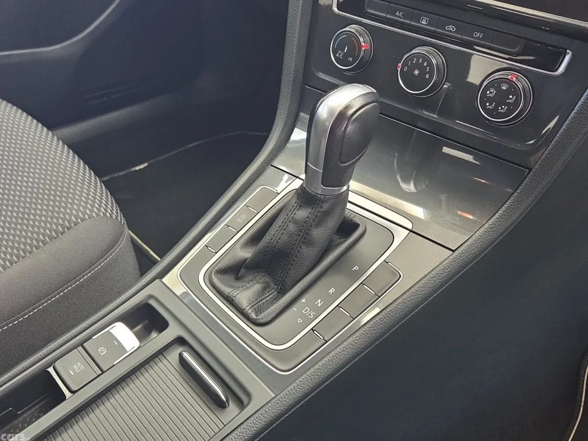 Volkswagen Golf Hatchback, Petrol, 2019, Blue