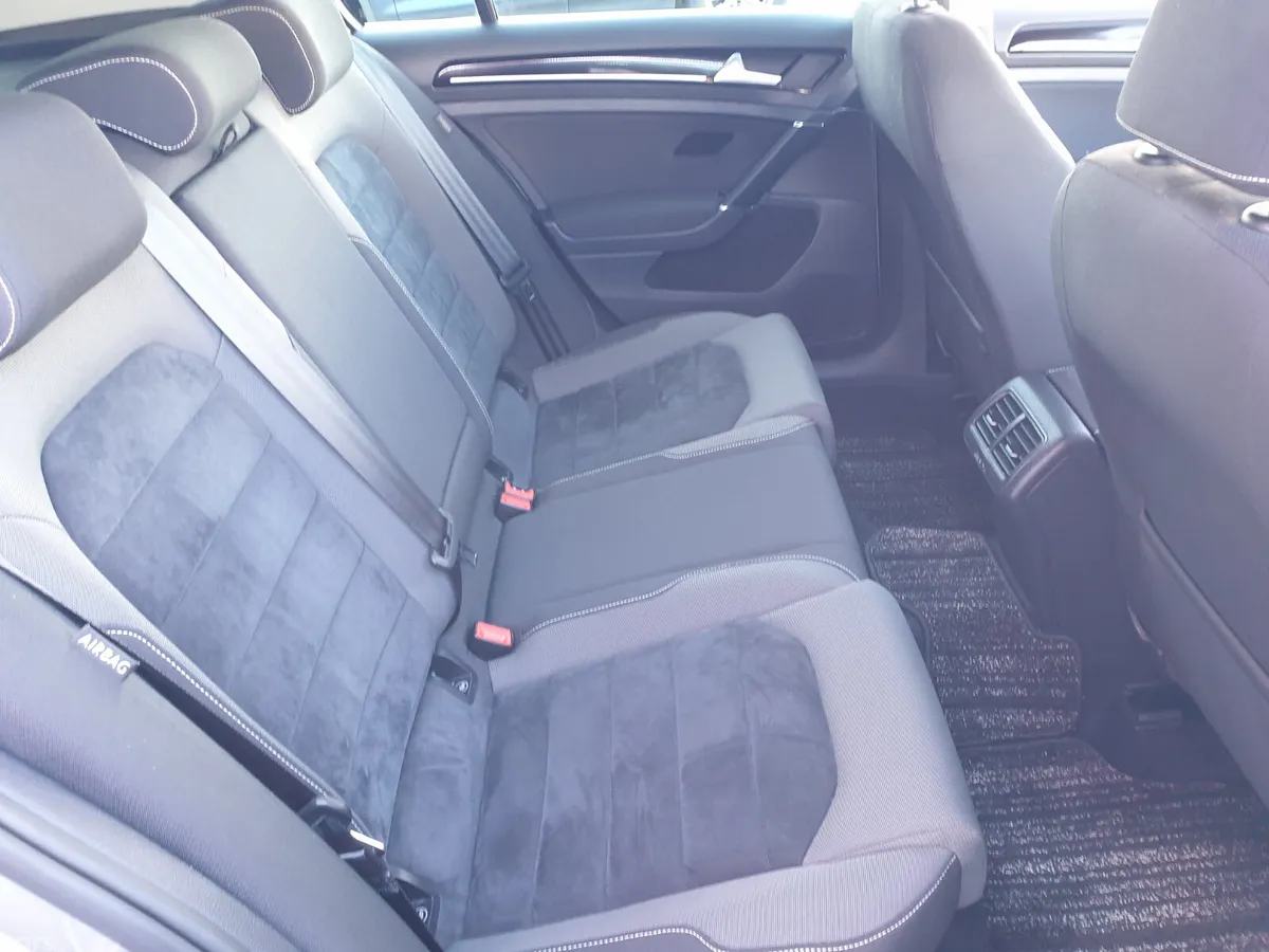 Volkswagen Golf Hatchback, Diesel, 2017, Silver