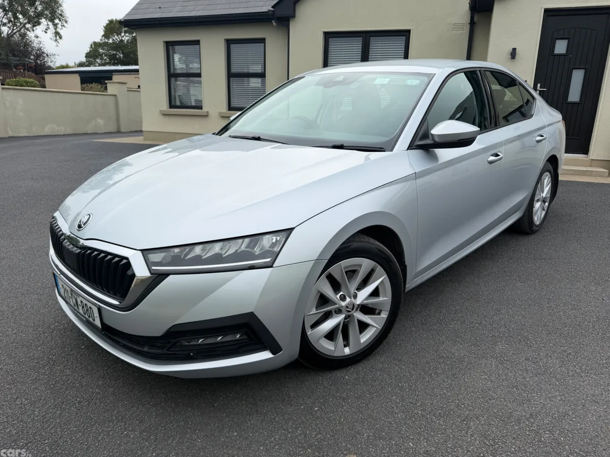Skoda Octavia Saloon, Diesel, 2021, Grey