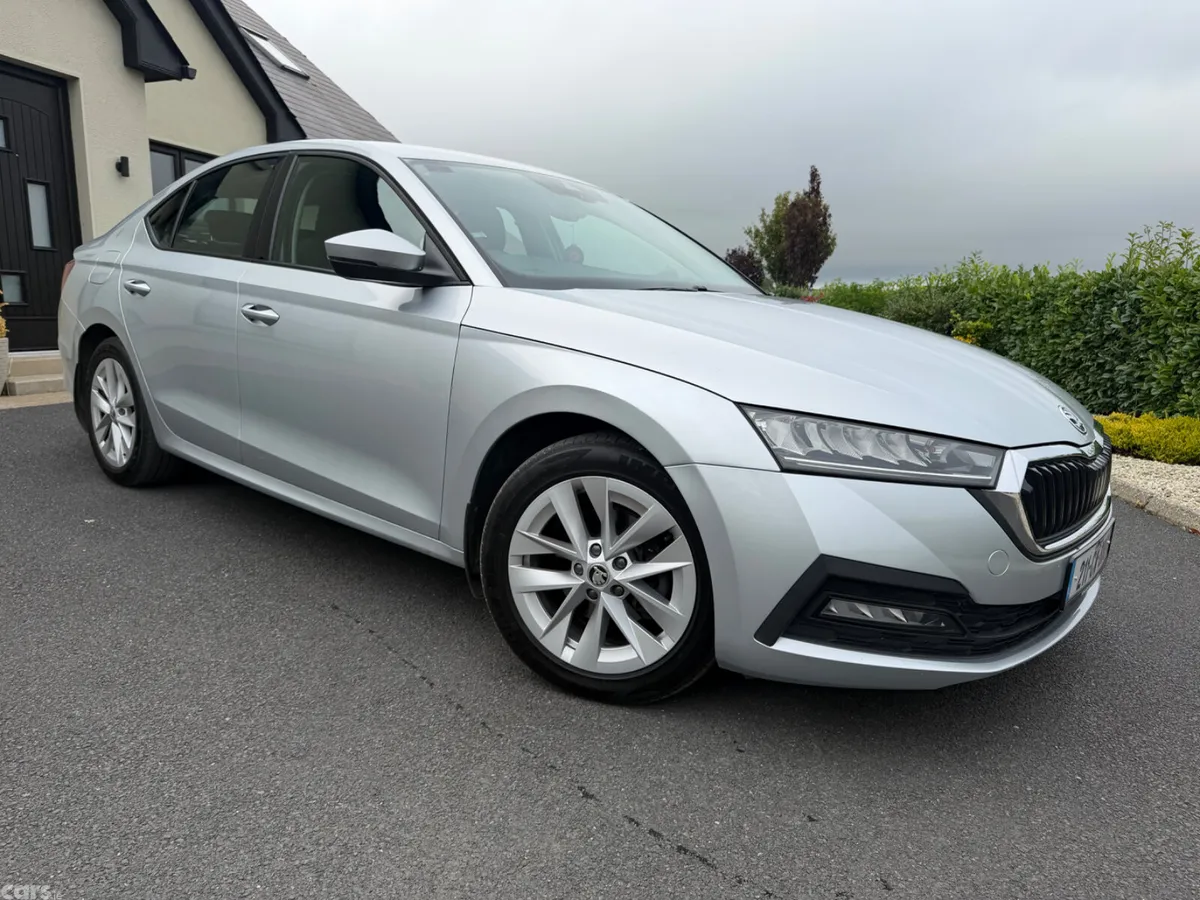 Skoda Octavia Saloon, Diesel, 2021, Grey