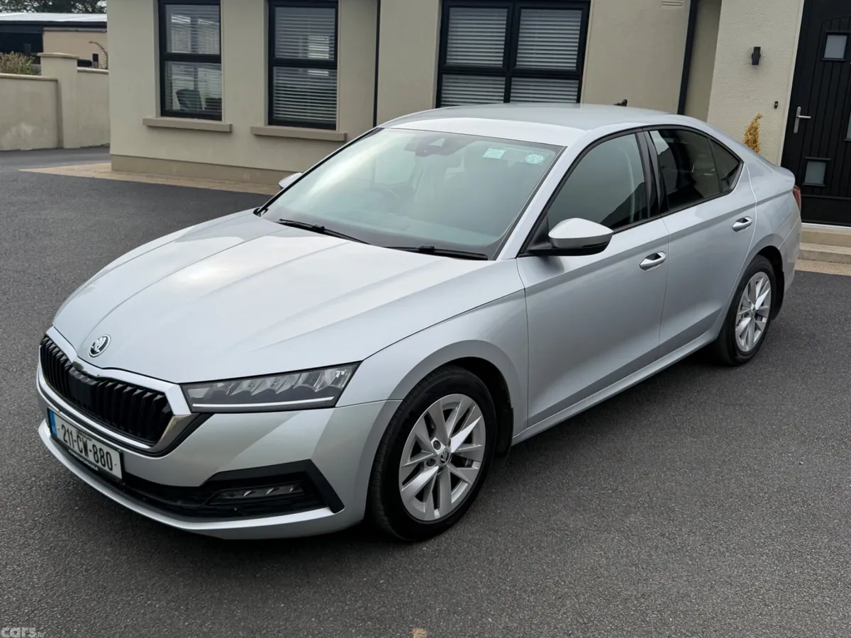 Skoda Octavia Saloon, Diesel, 2021, Grey