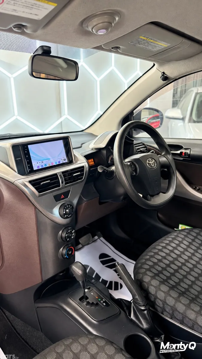 Toyota iQ Hatchback, Petrol, 2011, Silver
