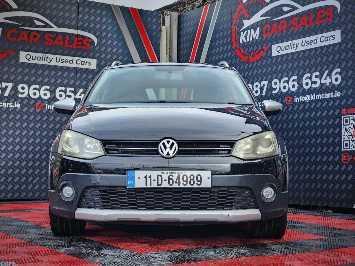 Volkswagen Polo Hatchback, Petrol, 2011, Black