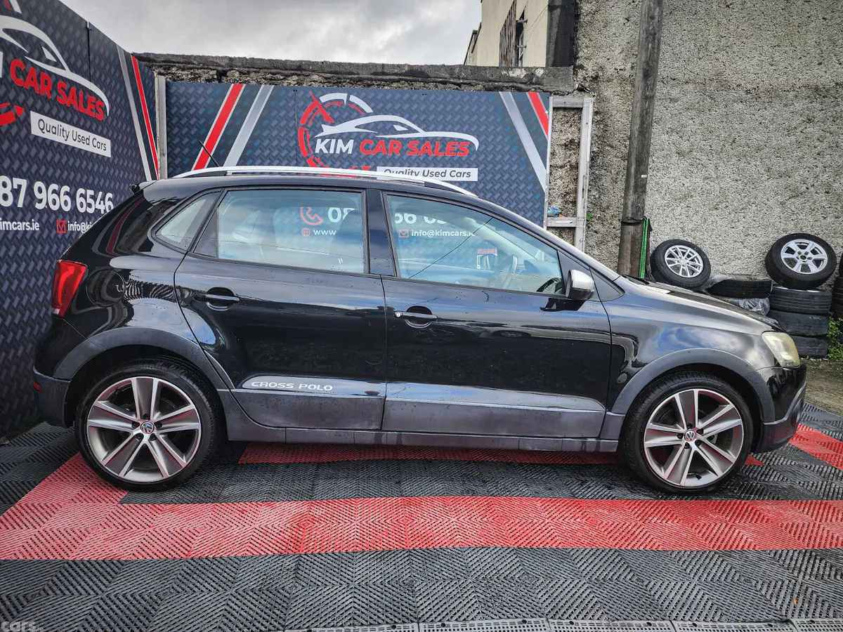 Volkswagen Polo Hatchback, Petrol, 2011, Black
