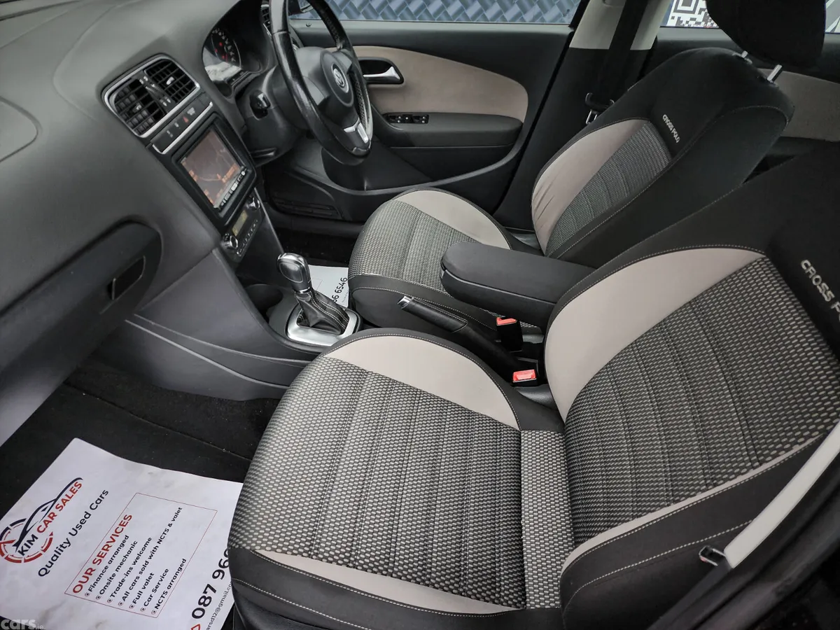 Volkswagen Polo Hatchback, Petrol, 2011, Black
