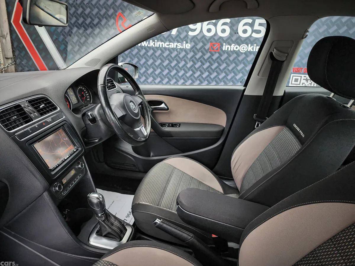 Volkswagen Polo Hatchback, Petrol, 2011, Black