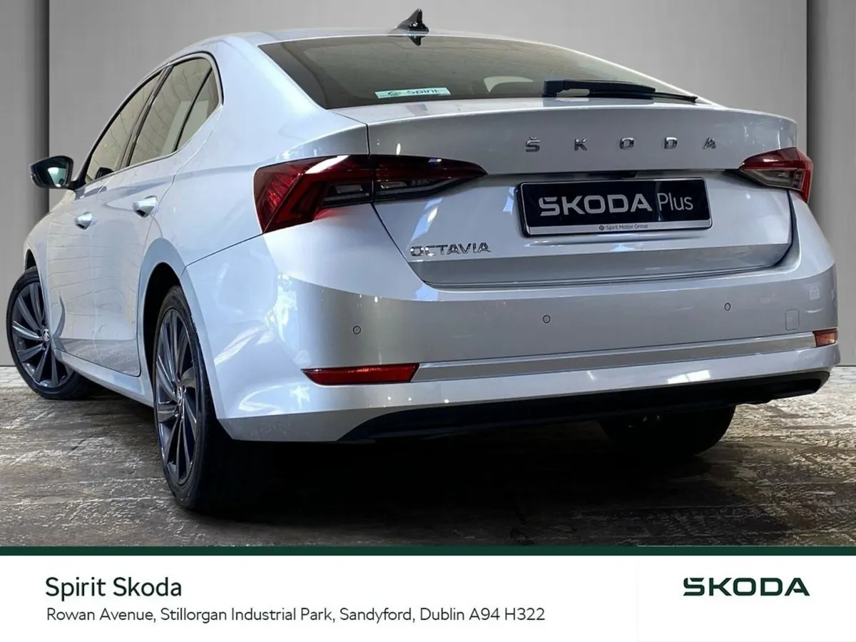 Skoda Octavia Saloon, Petrol, 2021, Silver