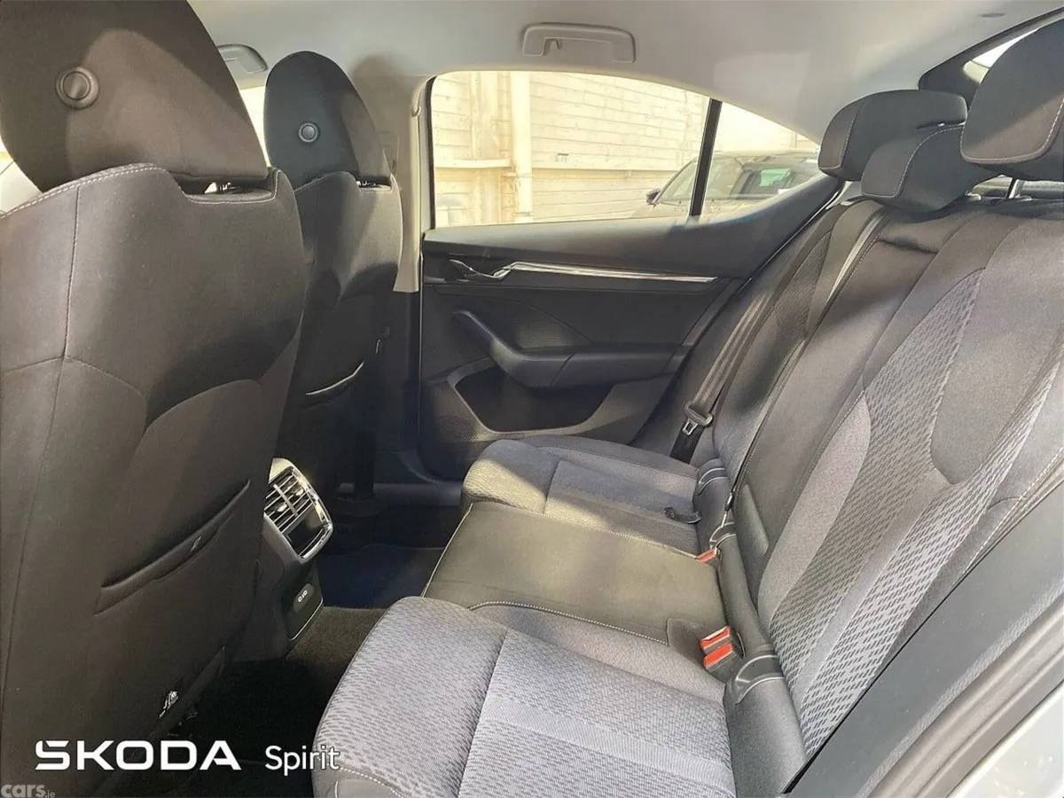 Skoda Octavia Saloon, Petrol, 2021, Silver