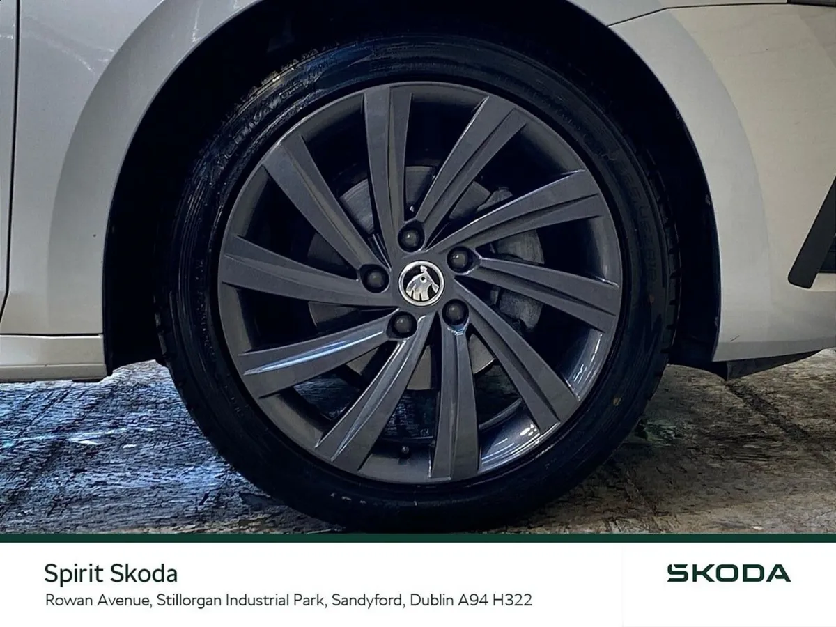 Skoda Octavia Saloon, Petrol, 2021, Silver