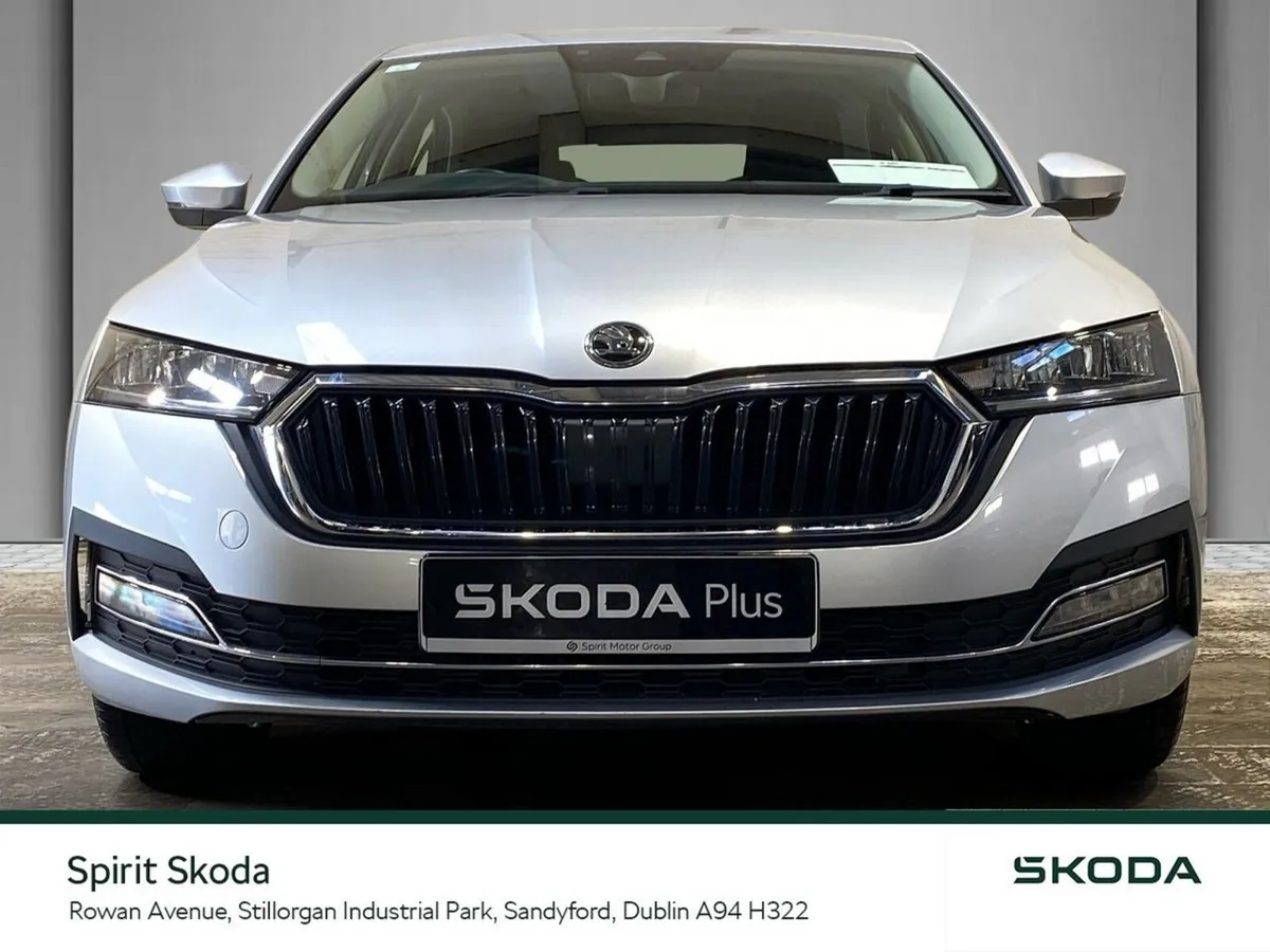 Skoda Octavia Saloon, Petrol, 2021, Silver