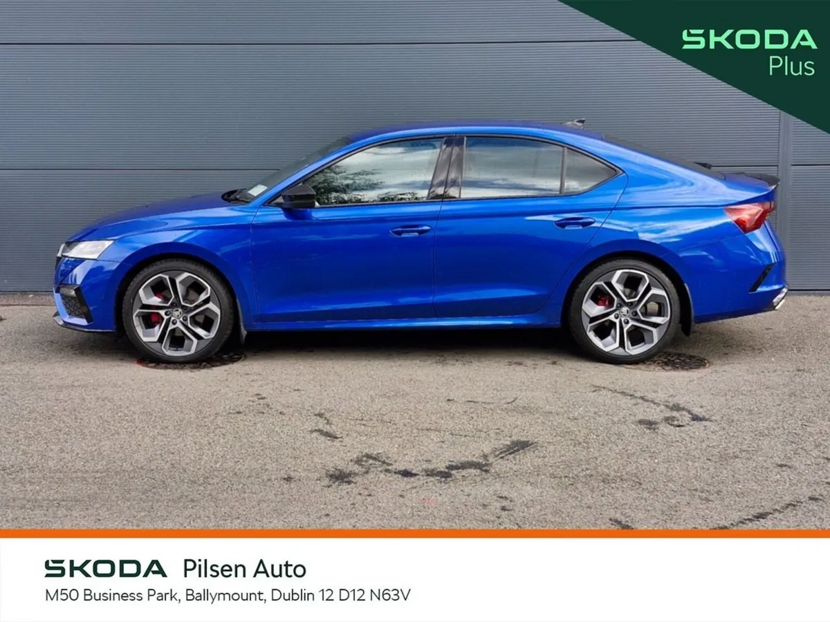 Skoda Octavia Saloon, Diesel, 2024, Blue