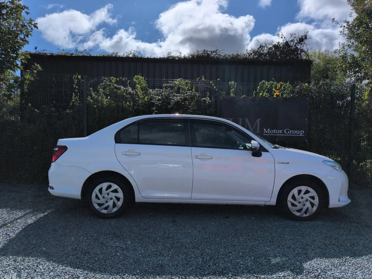 Toyota Corolla Saloon, Petrol Hybrid, 2020, White
